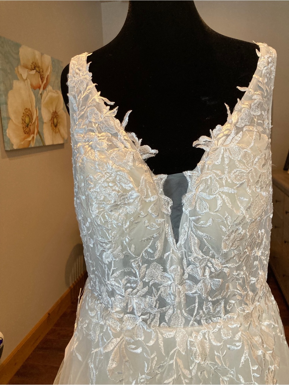 Ivory Lace V-Neck Women's Bridal Dress